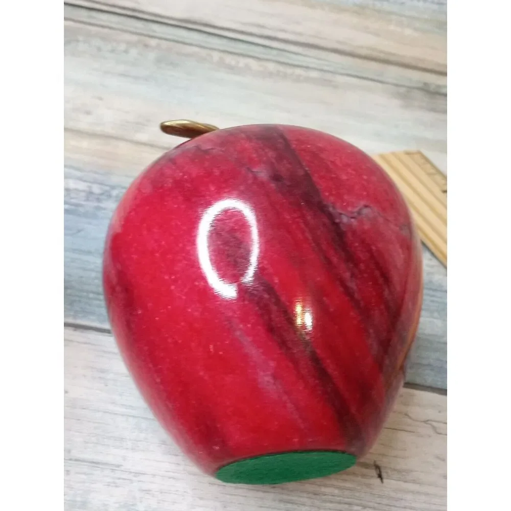 VTG Red Polished Stone Marble Apple W/Brass Stem Paperweight‎ 3.5